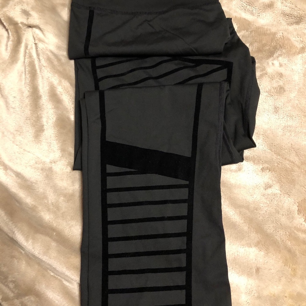 Forever 21 moto velvet active leggings
